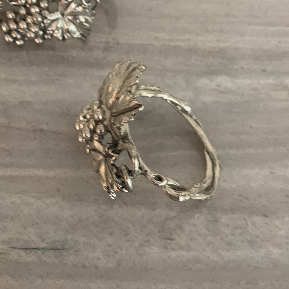Arthur Court set of 4 napkin rings - Picture 4 of 6